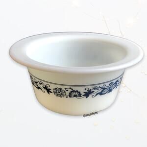 Vintage Pyrex by Corning Blue Onion Old Town Blue Butter Dish Bowl
